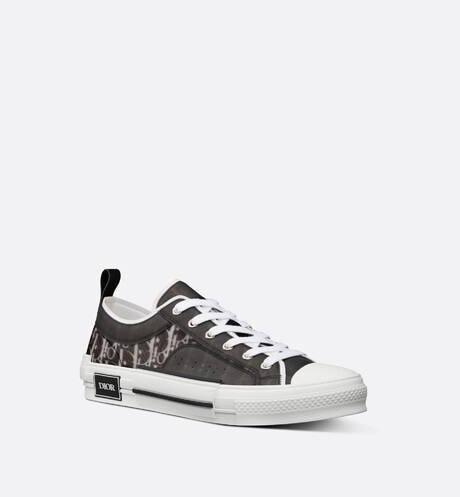 alexander mcqueen oversized runner trainers